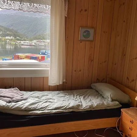 別荘 Stor Enebolig I Sentrum Med Sjoutsikt!